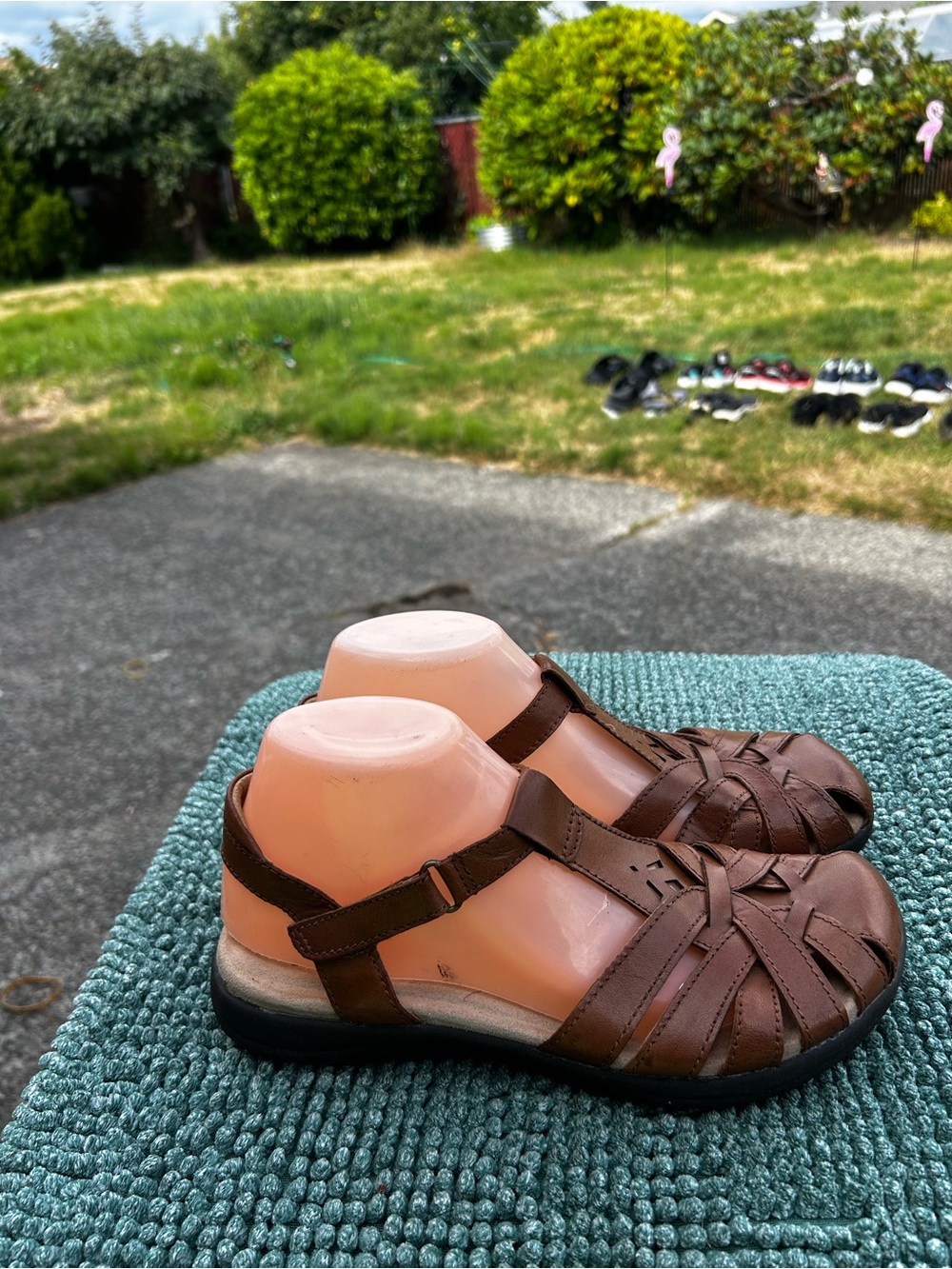 Earth Origins Brown Closed-Toe Sandals - Comfortable Everyday Sz 8M